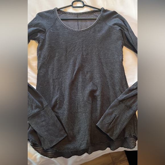 Lululemon reversible long sleeve - Picture 1 of 2